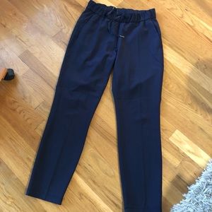 Lululemon On The Fly Woven pant 28”